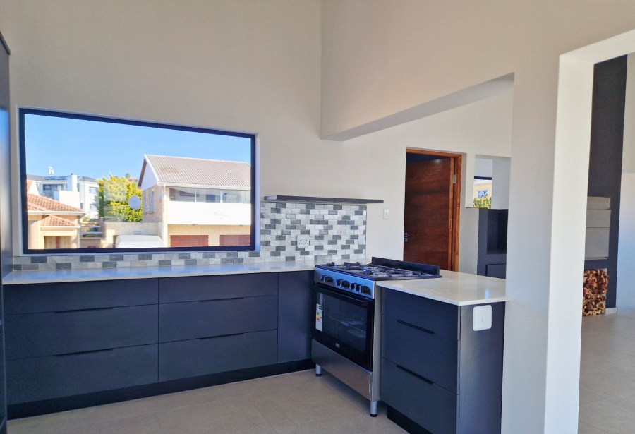 3 Bedroom Property for Sale in Wavecrest Eastern Cape